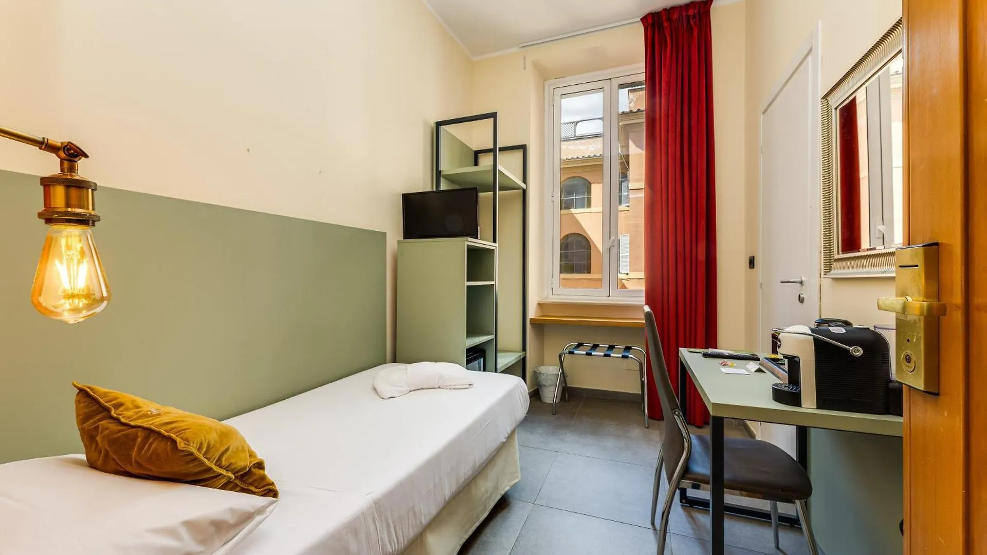 Seven Otel Roma Konukevi