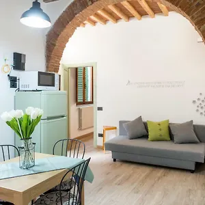 https://giulia-in-sreparata.it-tuscanyhotel.com