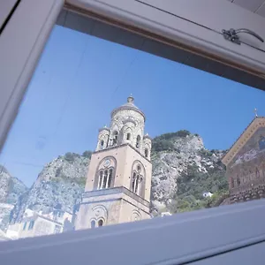 https://zia-pupetta-suites.hotels-amalfi.com