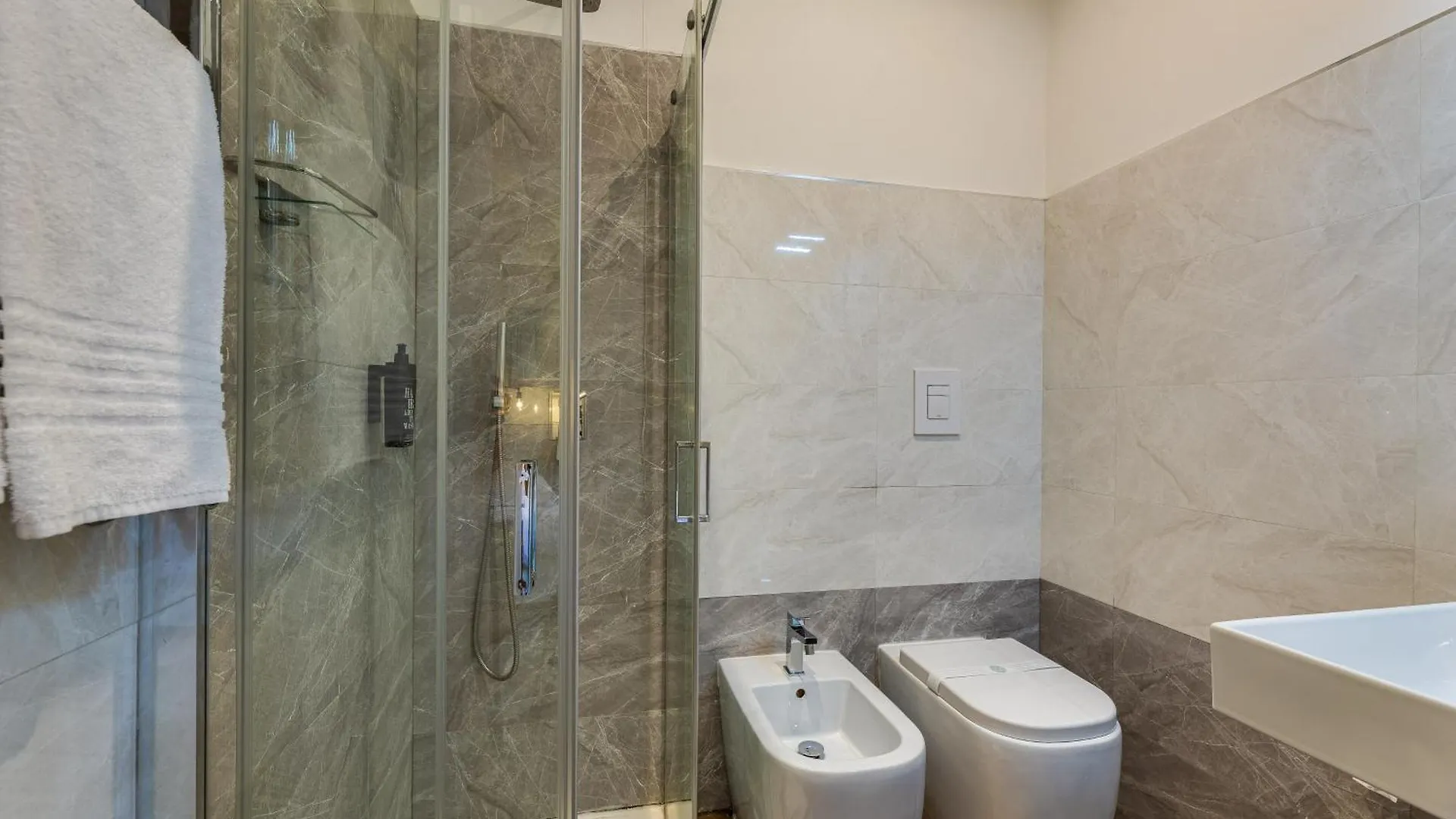 Hotel Seven Rzym 2*,  Włochy